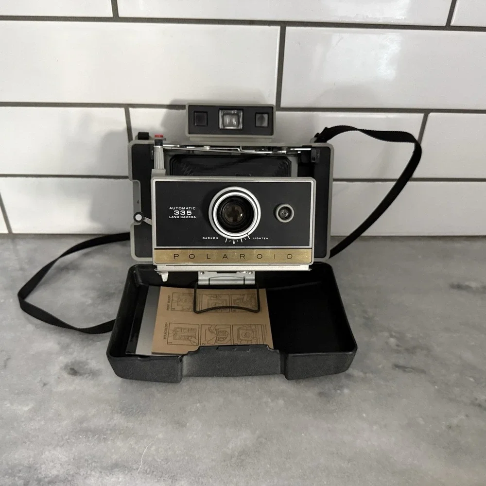 Vintage Polaroid 335 Automatic Land Camera Leather Case, Flash, Manuals Extras‎